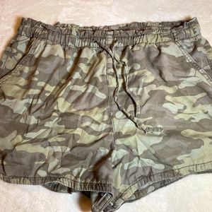 CAMO comfy women shorts